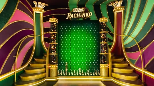Crazy Time Pachinko bonusrunda med puck och multiplikatorfack