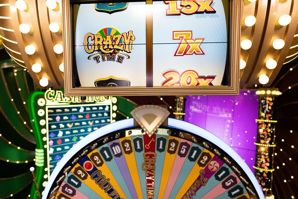 Crazy Time Top Slot ovanför hjulet med extra multiplikator